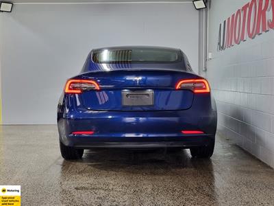 2020 Tesla Model 3 - Thumbnail