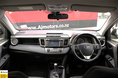 2015 Toyota RAV4 - Thumbnail