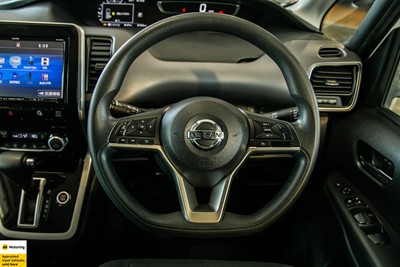 2018 Nissan Serena - Thumbnail