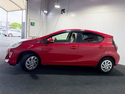 2016 Toyota Aqua - Thumbnail