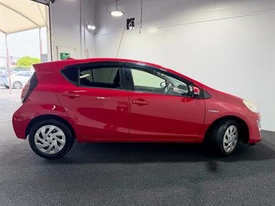 2016 Toyota Aqua - Thumbnail