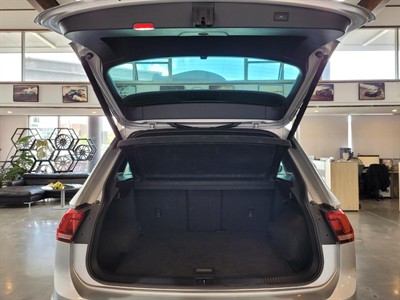 2021 Volkswagen Tiguan - Thumbnail