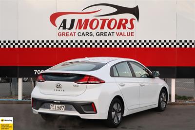 2022 Hyundai IONIQ - Thumbnail