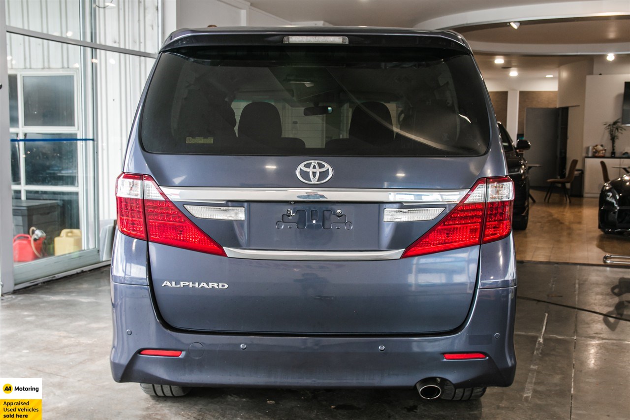 2013 Toyota Alphard