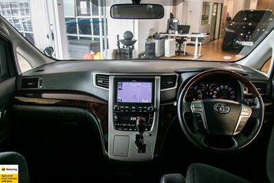 2013 Toyota Alphard - Thumbnail