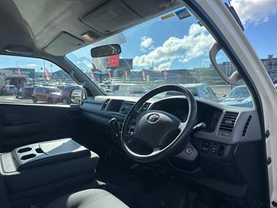 0 Toyota Hiace - Thumbnail