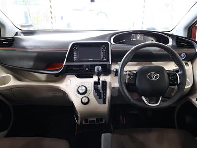 2016 Toyota Sienta - Thumbnail