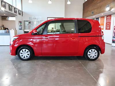 2014 Toyota Spade - Thumbnail