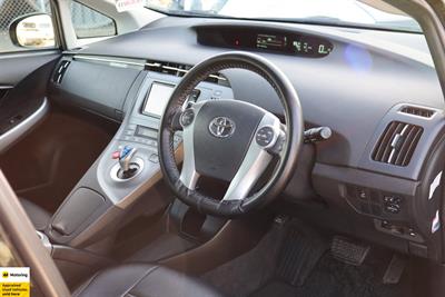 2015 Toyota Prius - Thumbnail