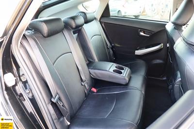 2015 Toyota Prius - Thumbnail