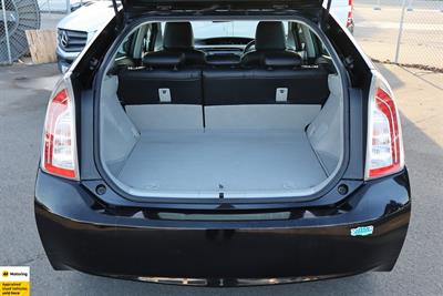 2015 Toyota Prius - Thumbnail