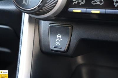 2020 Toyota RAV4 - Thumbnail