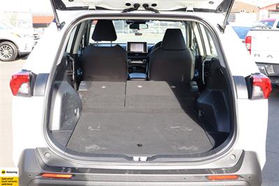 2020 Toyota RAV4 - Thumbnail