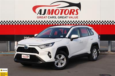 2020 Toyota RAV4 - Thumbnail