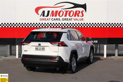 2020 Toyota RAV4 - Thumbnail