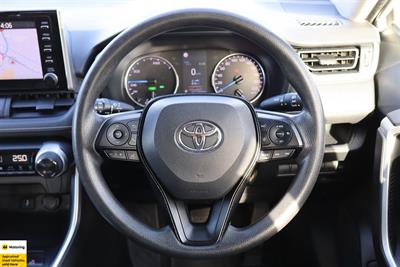 2020 Toyota RAV4 - Thumbnail