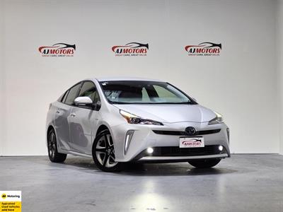 2019 Toyota Prius - Thumbnail