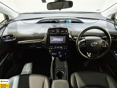 2019 Toyota Prius - Thumbnail