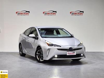 2019 Toyota Prius - Thumbnail
