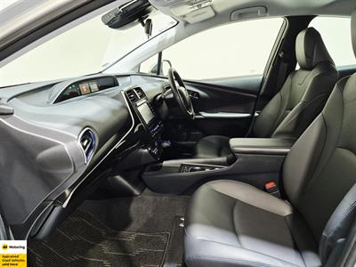 2019 Toyota Prius - Thumbnail