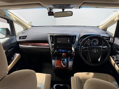 2016 Toyota Alphard - Thumbnail