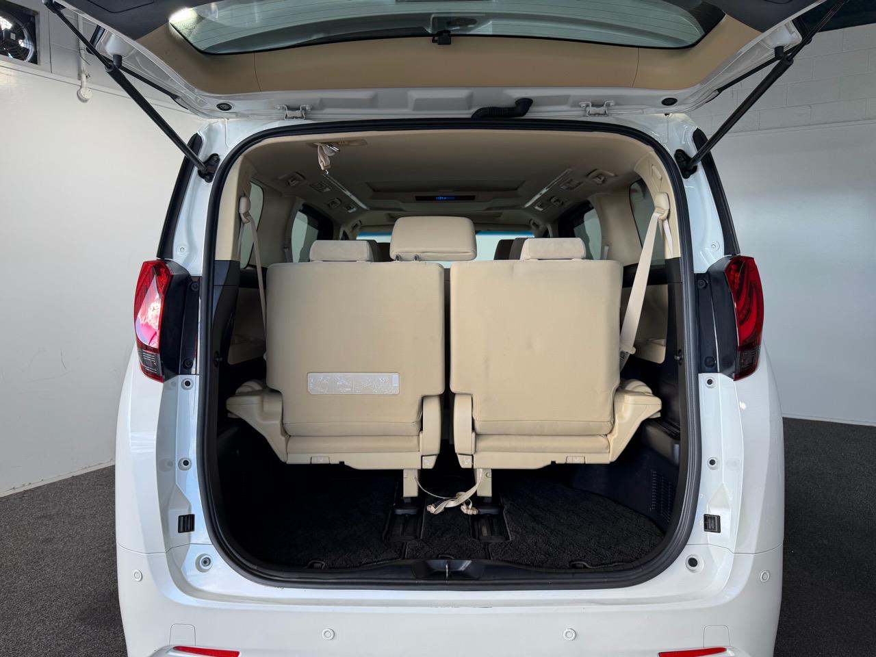 2016 Toyota Alphard