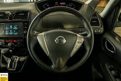 2015 Nissan Serena - Thumbnail