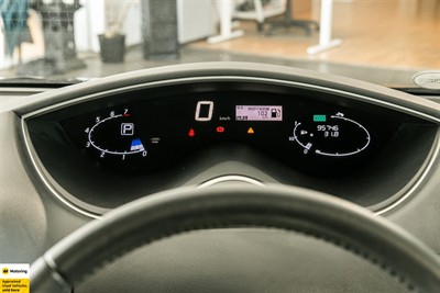 2015 Nissan Serena - Thumbnail