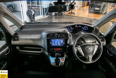 2016 Nissan Serena - Thumbnail