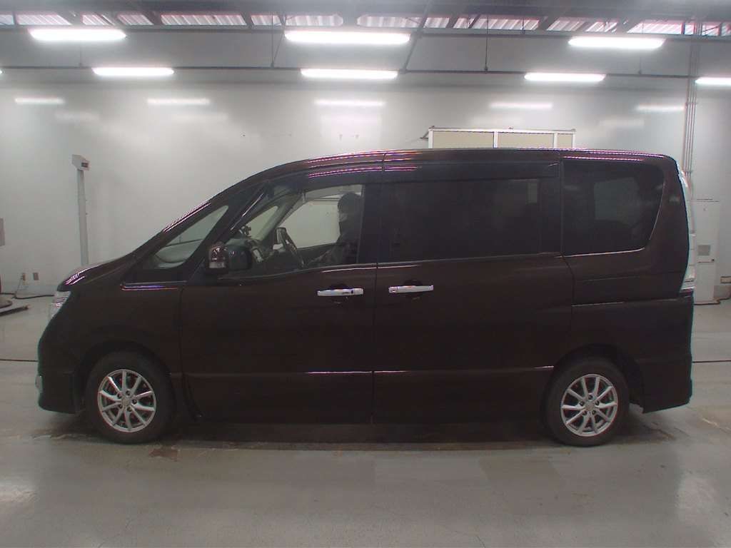 2016 Nissan Serena