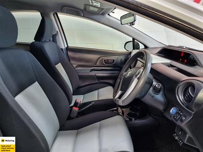 2014 Toyota Aqua - Thumbnail