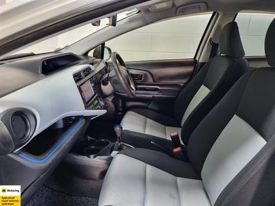 2014 Toyota Aqua - Thumbnail