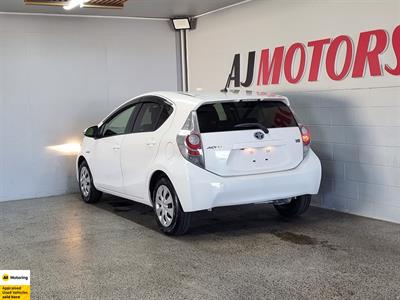 2014 Toyota Aqua - Thumbnail