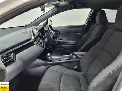 2017 Toyota C-HR - Thumbnail
