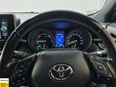2017 Toyota C-HR - Thumbnail