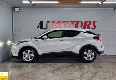 2017 Toyota C-HR - Thumbnail