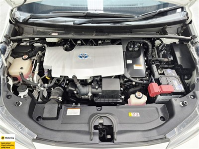2019 Toyota Prius - Thumbnail