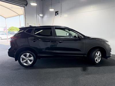 2021 Nissan Qashqai - Thumbnail