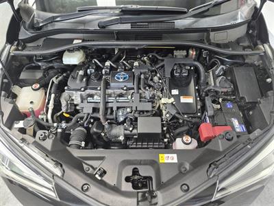 2018 Toyota C-HR - Thumbnail