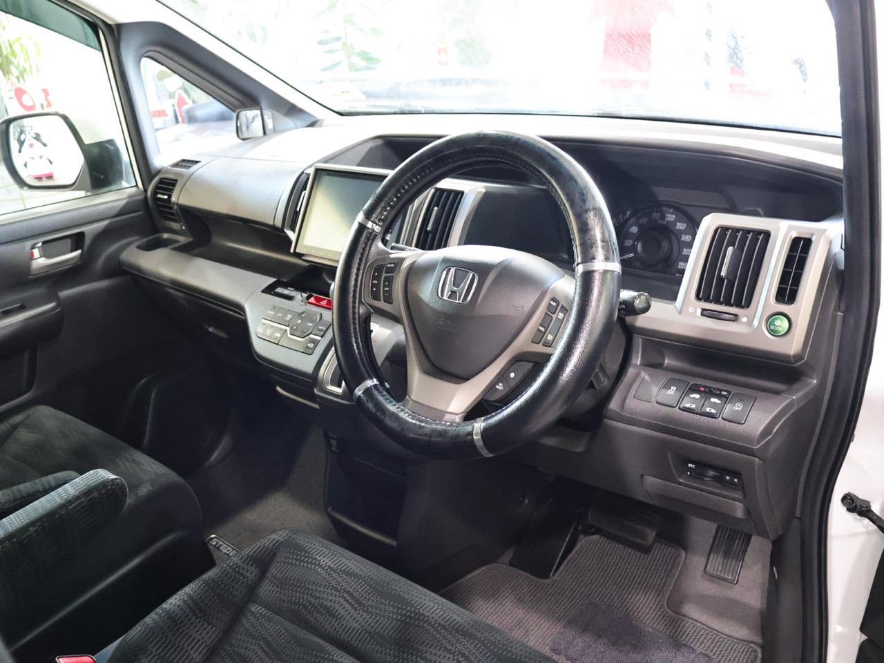 2014 Honda STEPWAGON