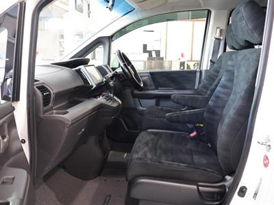 2014 Honda STEPWAGON - Thumbnail
