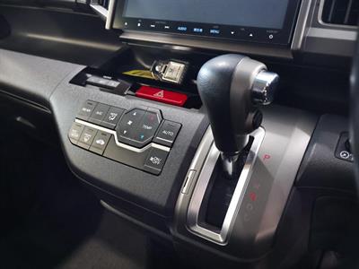 2014 Honda STEPWAGON - Thumbnail