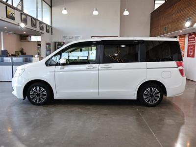 2014 Honda STEPWAGON - Thumbnail