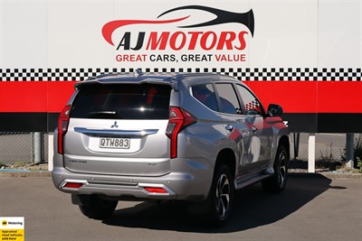 2024 Mitsubishi Pajero Sport - Thumbnail