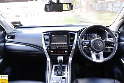 2024 Mitsubishi Pajero Sport - Thumbnail