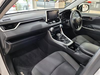 2021 Toyota RAV4 - Thumbnail