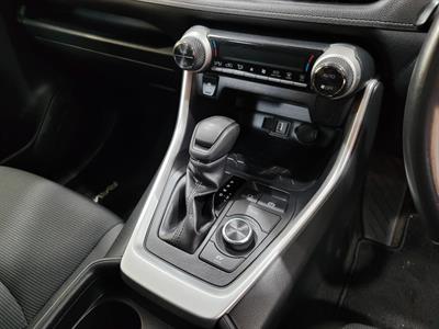 2021 Toyota RAV4 - Thumbnail