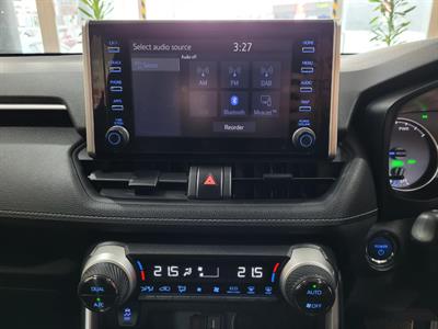 2021 Toyota RAV4 - Thumbnail