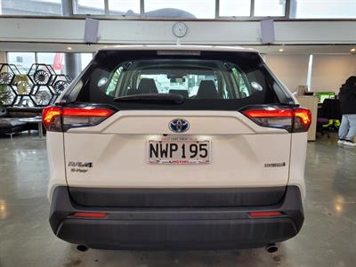 2021 Toyota RAV4 - Thumbnail