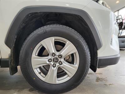 2021 Toyota RAV4 - Thumbnail